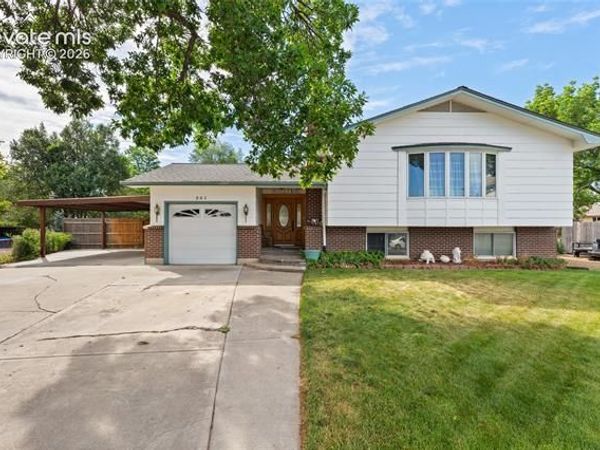 201 Dexter Street, Colorado Springs, CO 80911