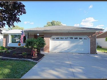 51 Swanson , Buffalo, NY 14221