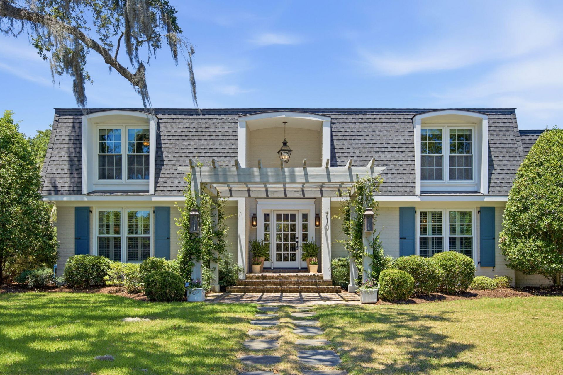 710 Creekside Drive Photo 4