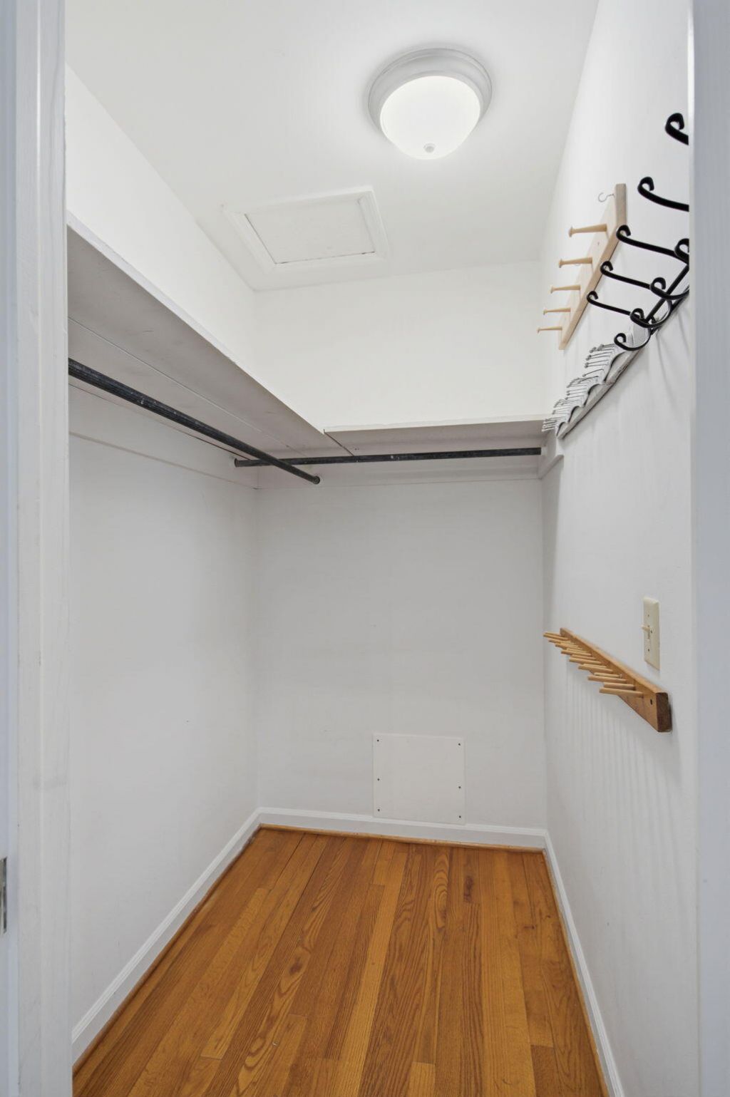 710 Creekside Drive Photo 42