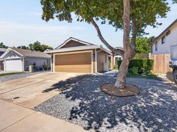 7157 Springmont Dr, Elk Grove, CA 95758
