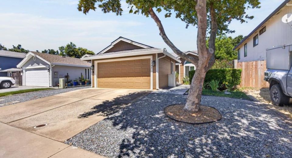 7157 Springmont Dr, Elk Grove, CA 95758 Photo