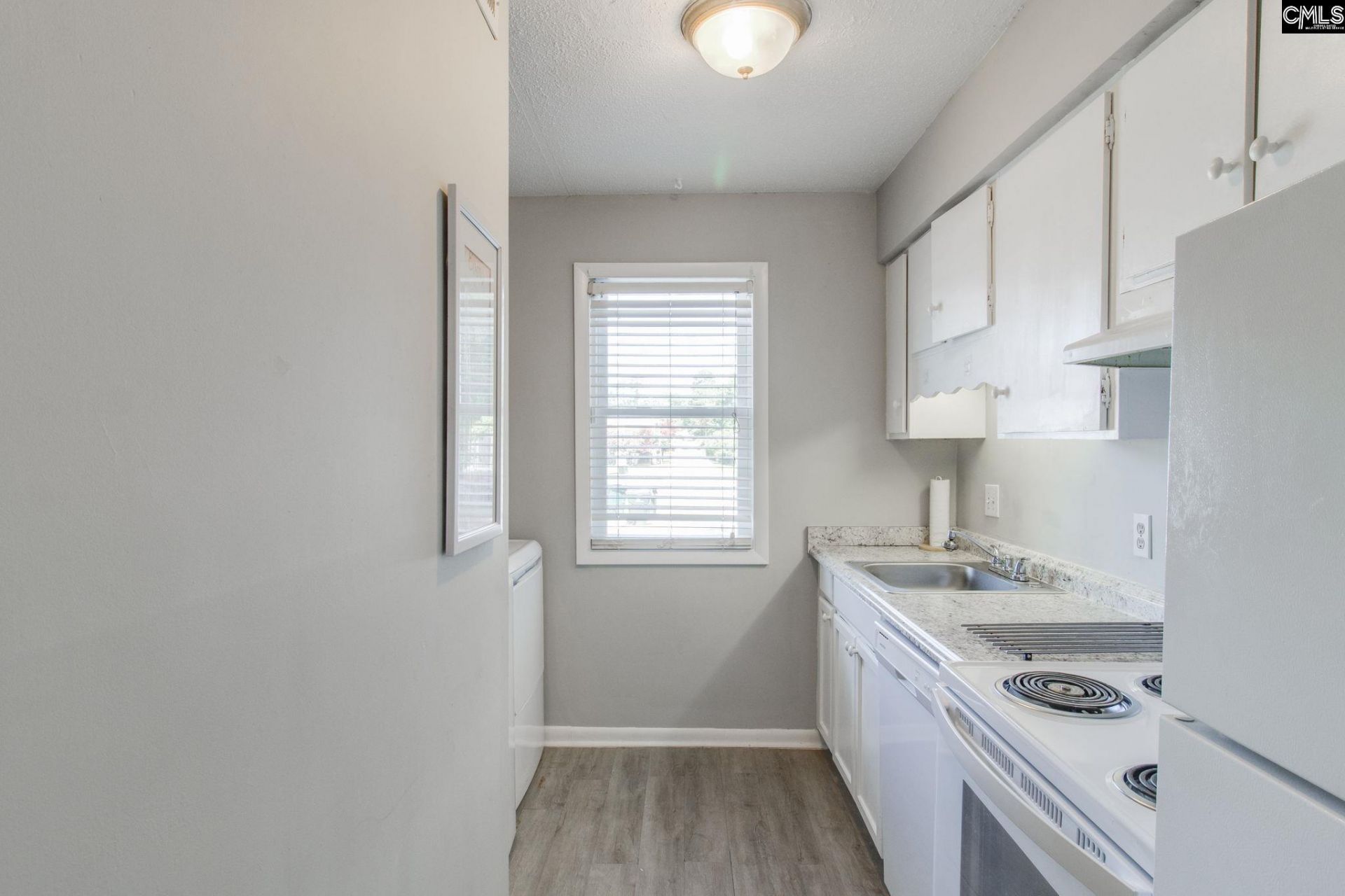 308 Percival Road  Photo 11