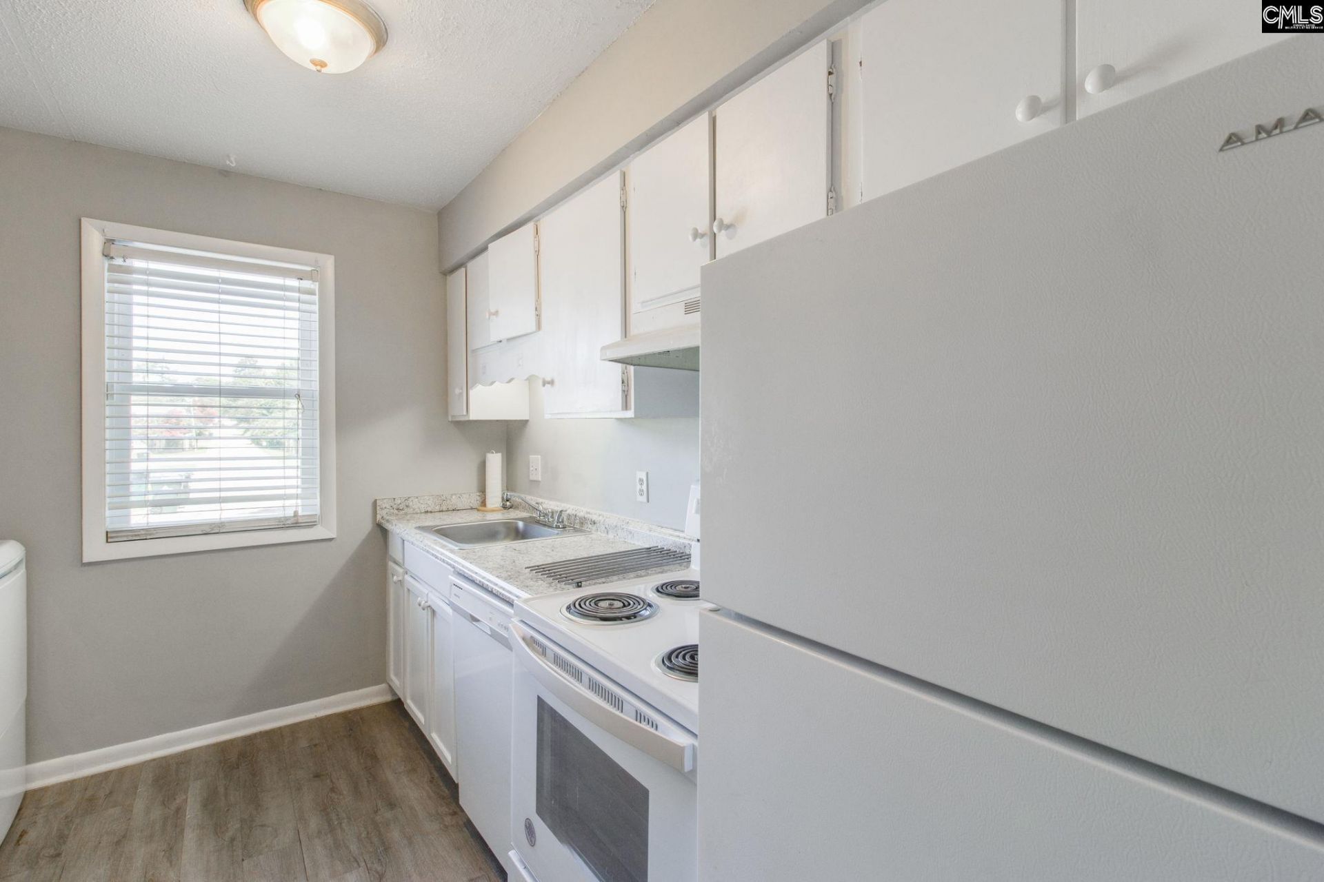 308 Percival Road  Photo 12