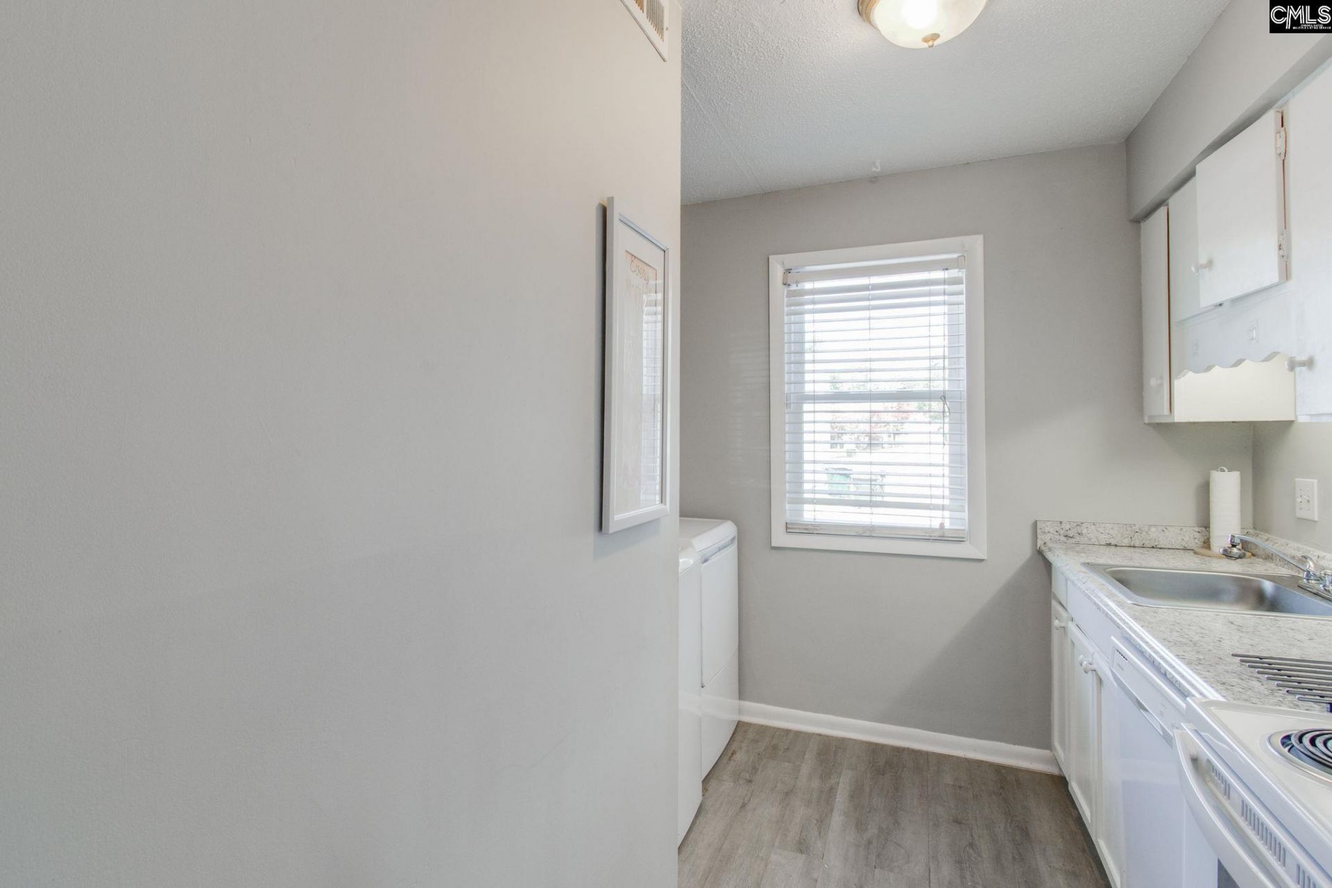 308 Percival Road  Photo 15