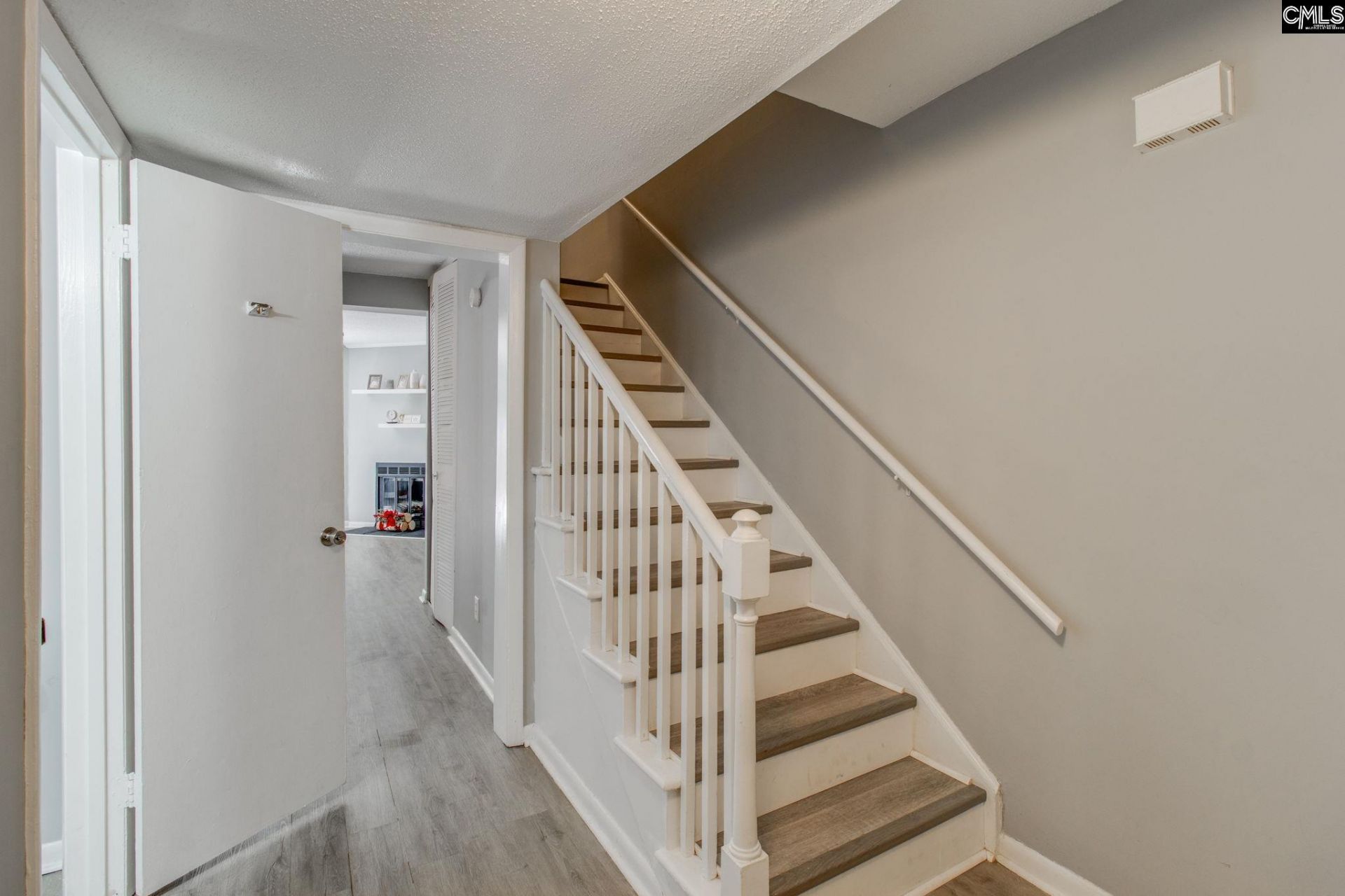 308 Percival Road  Photo 4