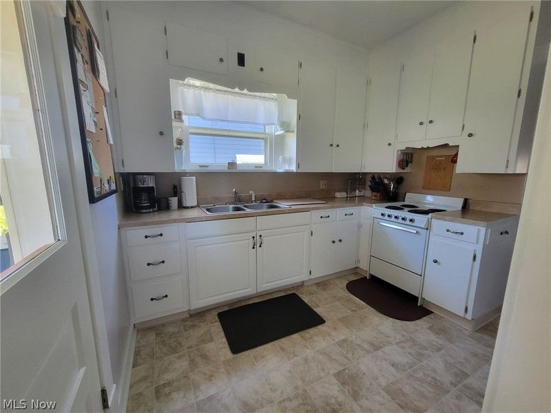 169 Neighbor Street, Newcomerstown, OH 43832 Photo 8