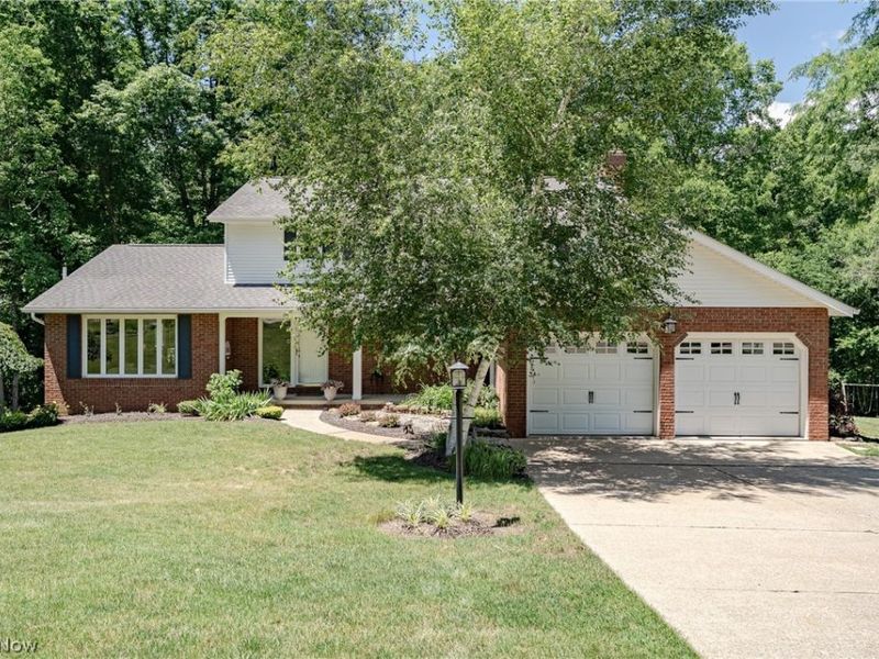 8515 Scenicridge Avenue NW, Clinton, OH 44216 Photo 2
