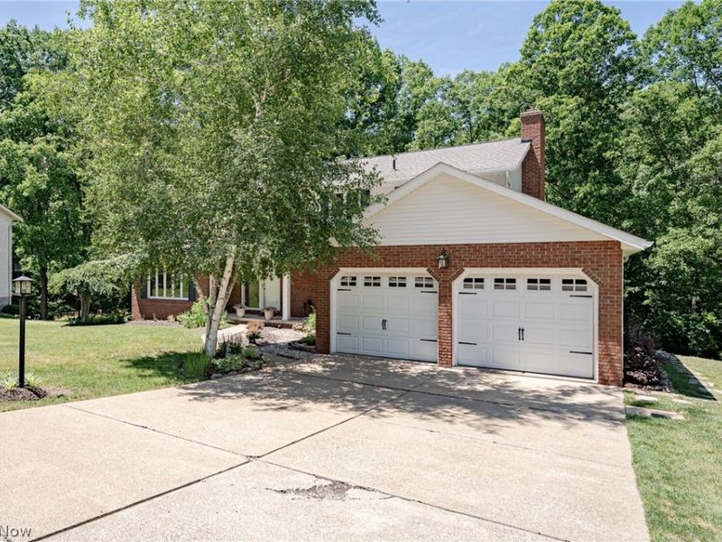 8515 Scenicridge Avenue NW, Clinton, OH 44216 Photo 3