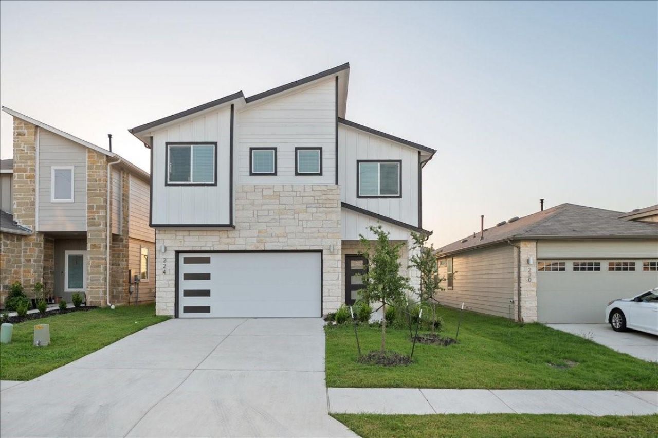 224 Fairfax Ave, San Marcos, TX 78666 Main Photo