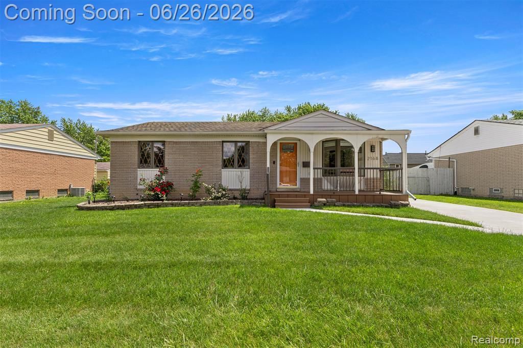 2168 Garry Drive, Troy, MI 48083 Main Photo
