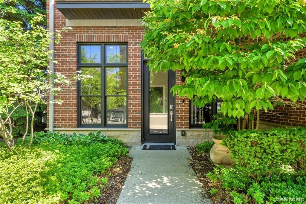 2280 Attard, Birmingham, MI 48009 Main Photo