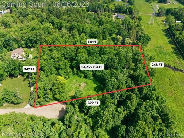 657 DONNA MAE, Addison Twp, MI 48367