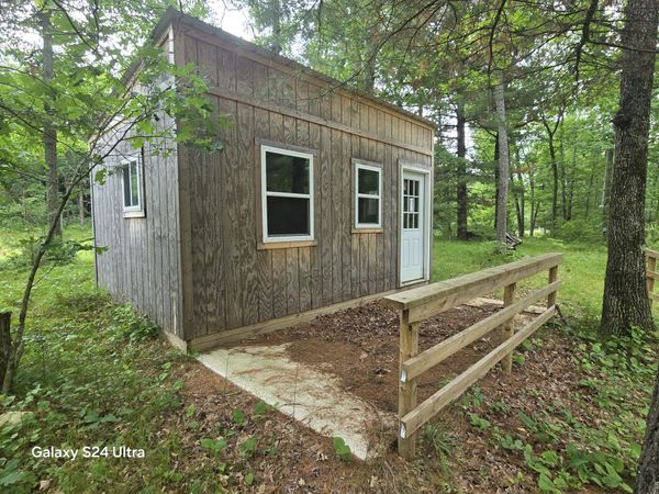 10513 N Peacock Trail, Irons, MI 49644