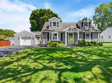 390 Dellwood Road , Greece, NY 14616