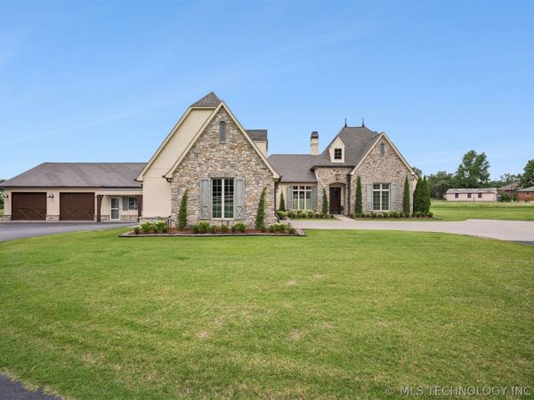 9854 N 145th East Avenue , Owasso, OK 74055