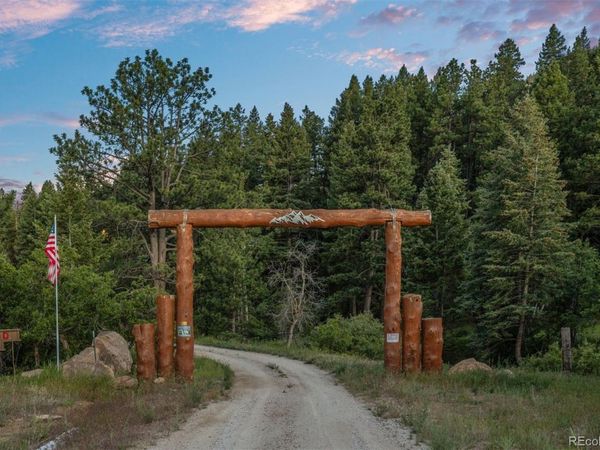 12868 Cottonwood Road , Littleton, CO 80127