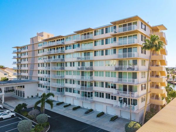 223 ISLAND WAY , Unit 2D, CLEARWATER BEACH, FL 33767
