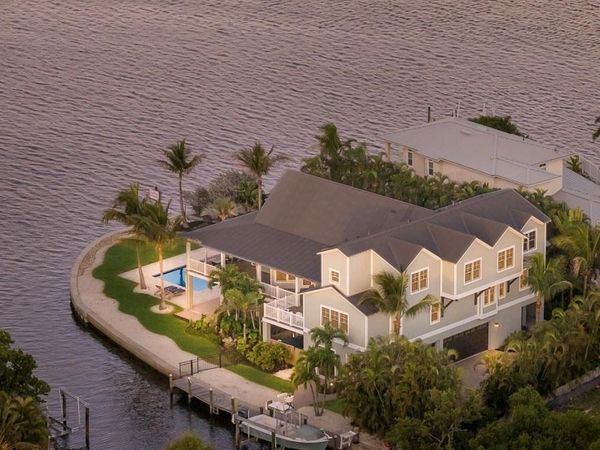 526 56TH STREET, HOLMES BEACH, FL 34217