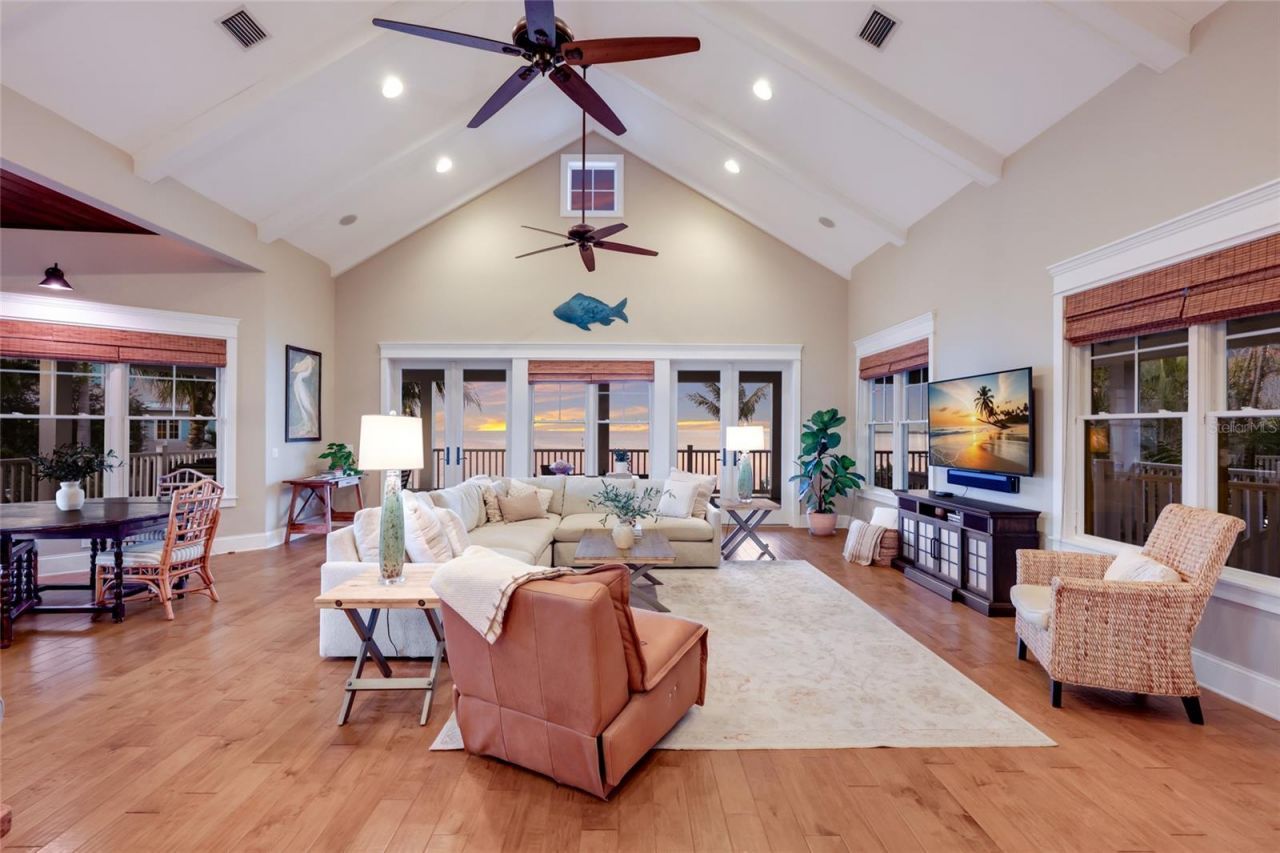 526 56th Street, Holmes Beach, FL 34217 Photo