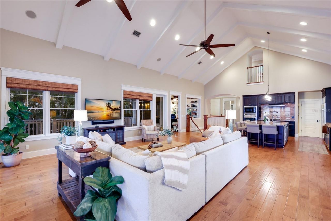 526 56th Street, Holmes Beach, FL 34217 Photo