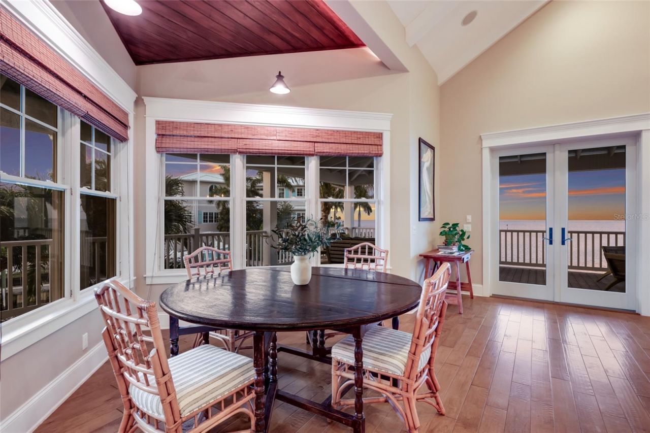 526 56th Street, Holmes Beach, FL 34217 Photo