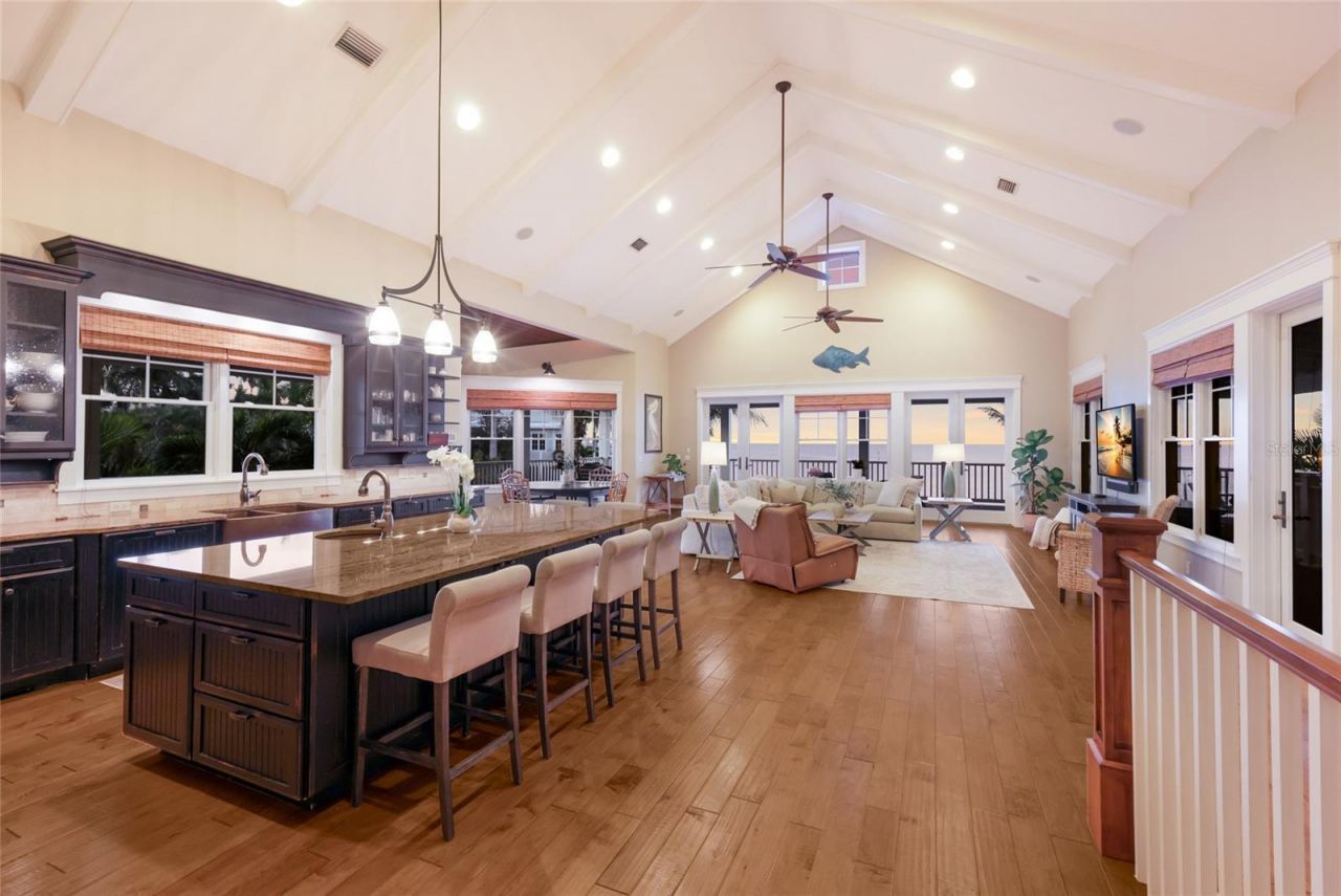 526 56th Street, Holmes Beach, FL 34217 Photo