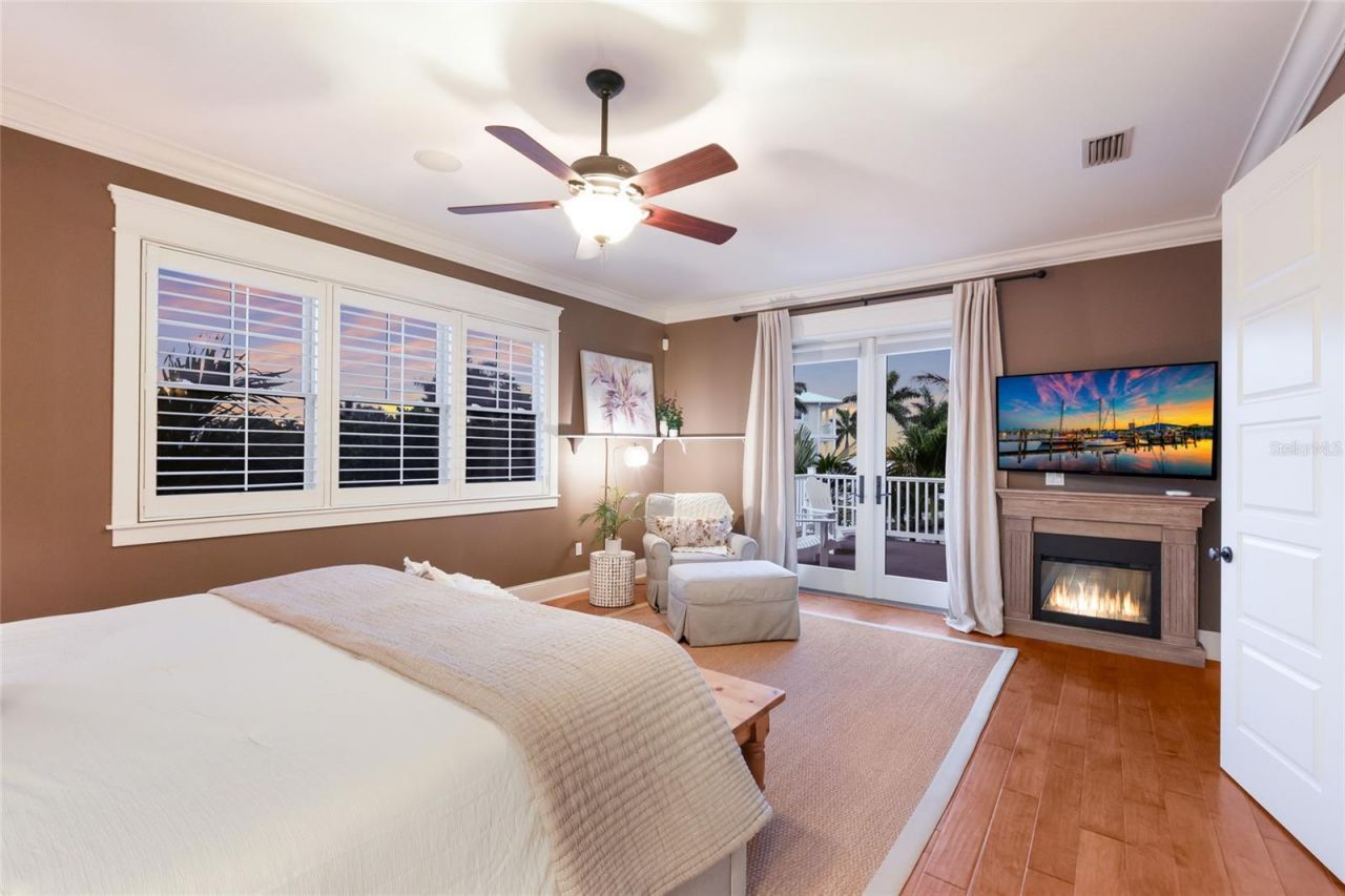 526 56th Street, Holmes Beach, FL 34217 Photo