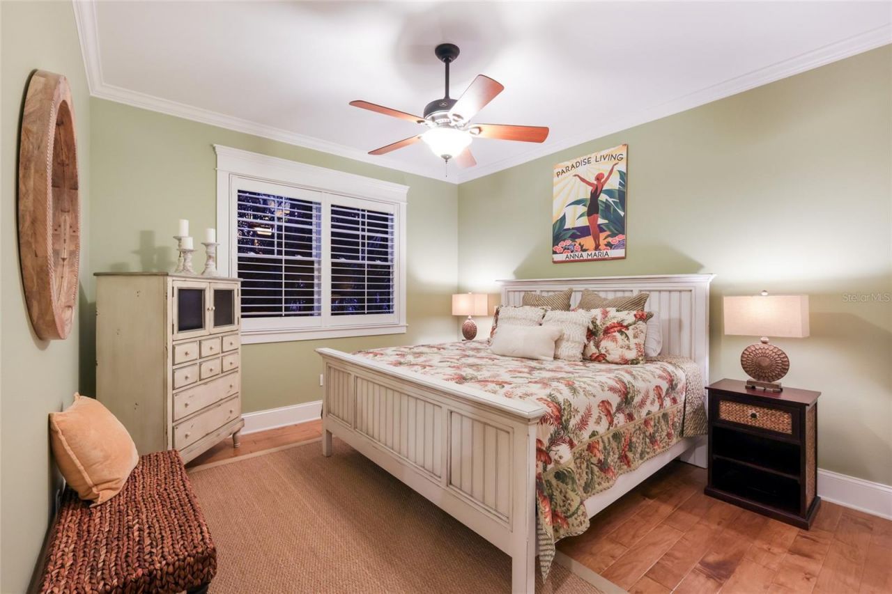 526 56th Street, Holmes Beach, FL 34217 Photo