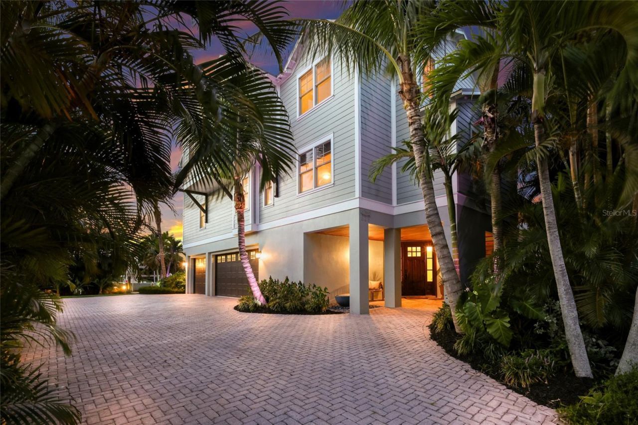 526 56th Street, Holmes Beach, FL 34217 Photo