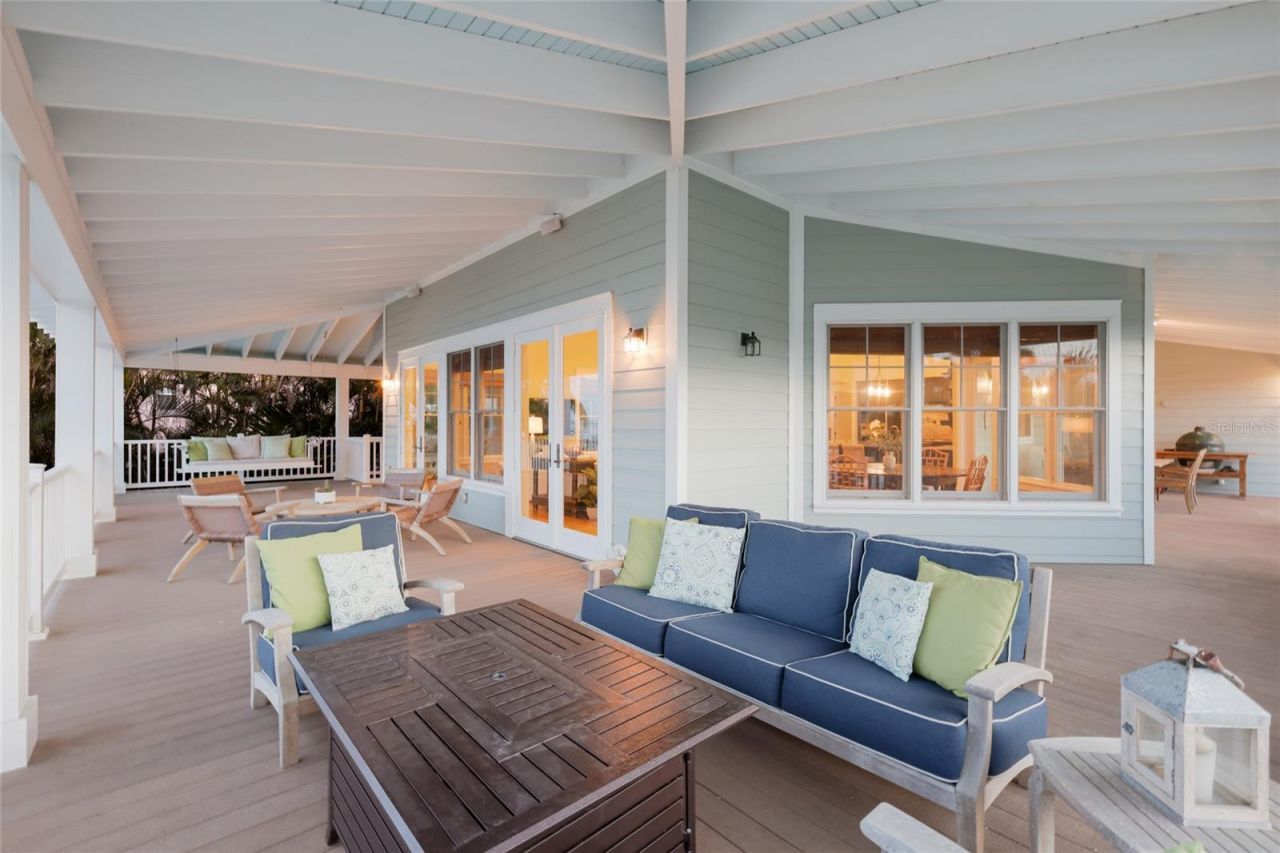 526 56th Street, Holmes Beach, FL 34217 Photo