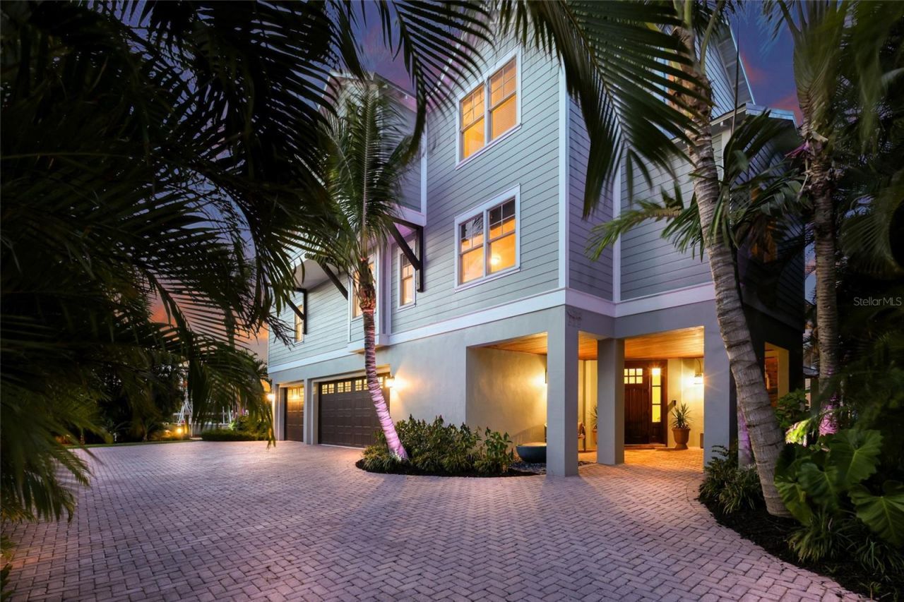 526 56th Street, Holmes Beach, FL 34217 Photo