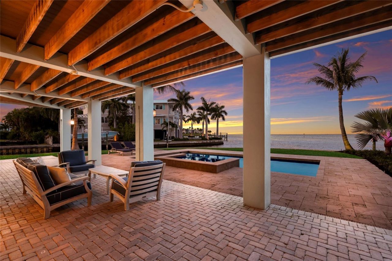 526 56th Street, Holmes Beach, FL 34217 Photo