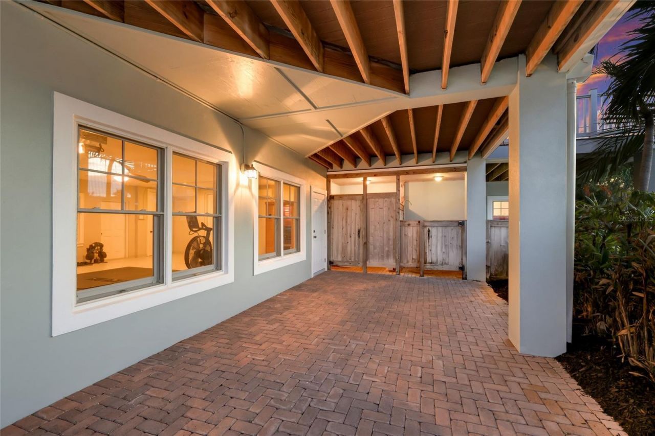 526 56th Street, Holmes Beach, FL 34217 Photo