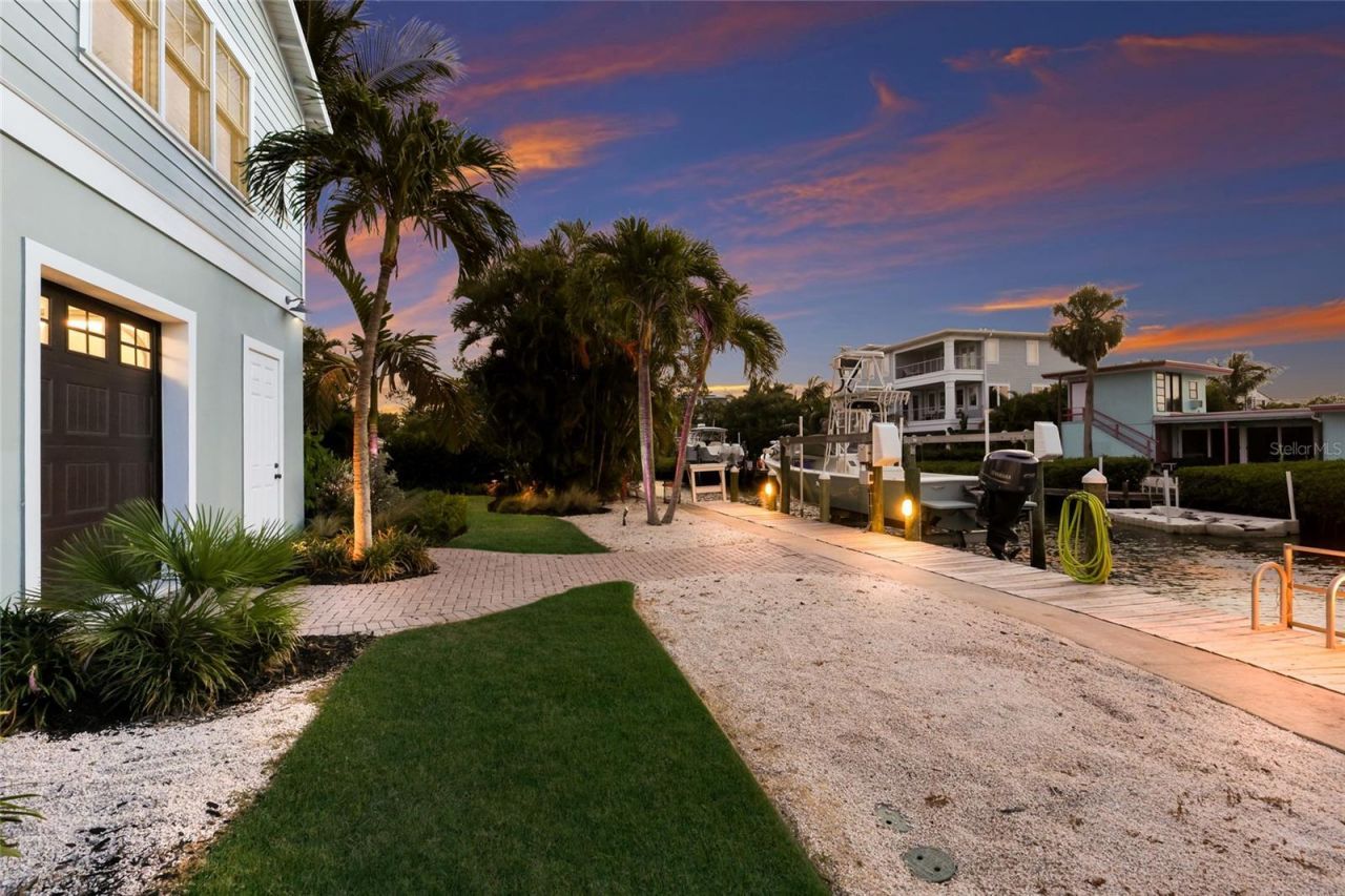526 56th Street, Holmes Beach, FL 34217 Photo
