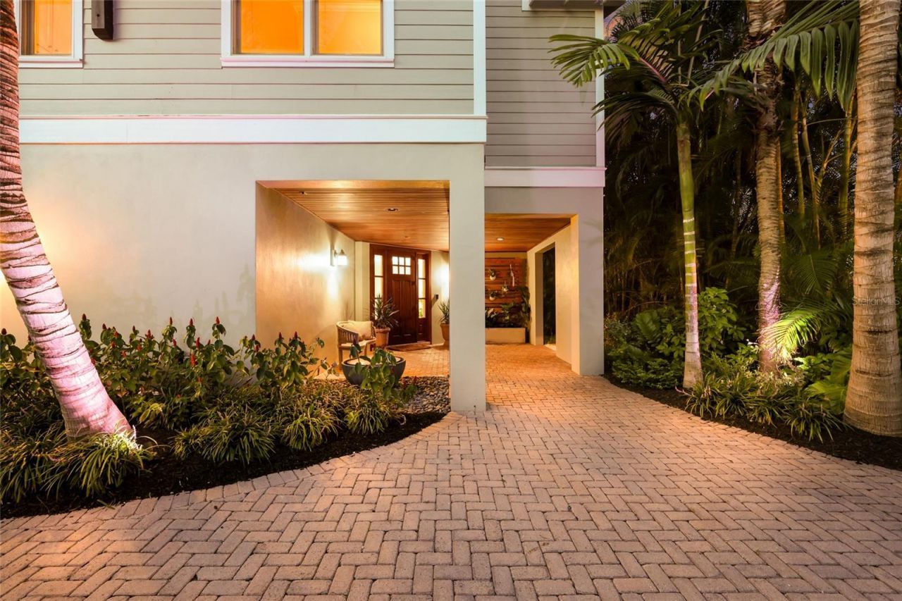 526 56th Street, Holmes Beach, FL 34217 Photo