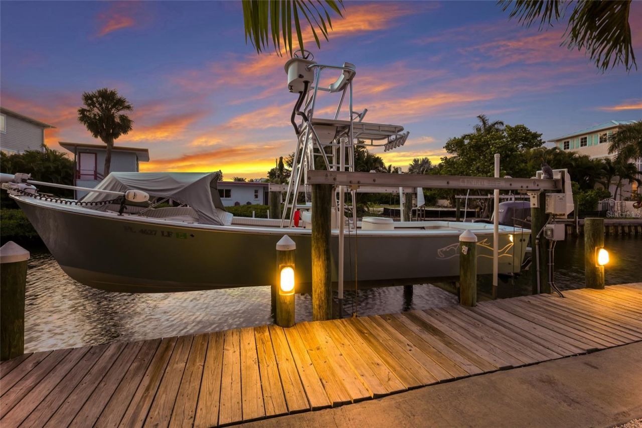 526 56th Street, Holmes Beach, FL 34217 Photo