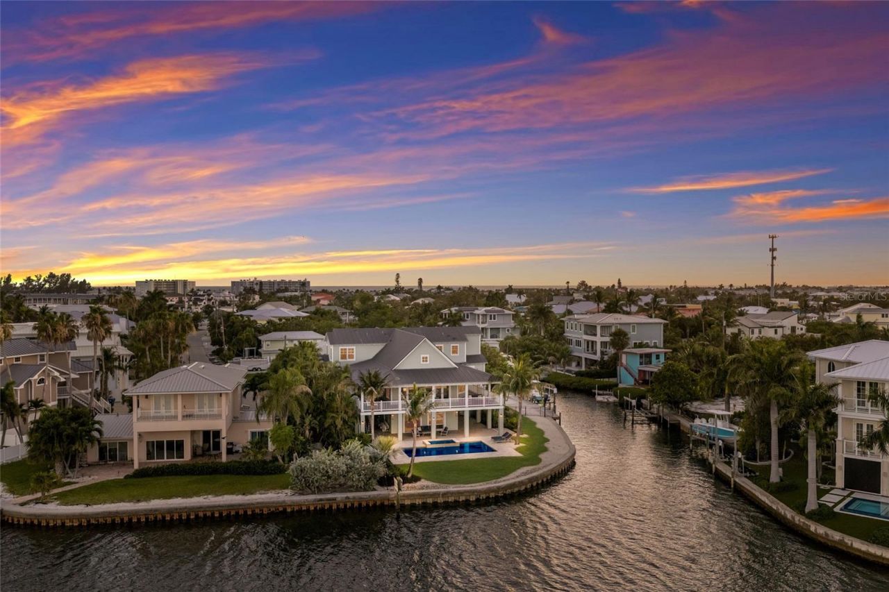 526 56th Street, Holmes Beach, FL 34217 Photo