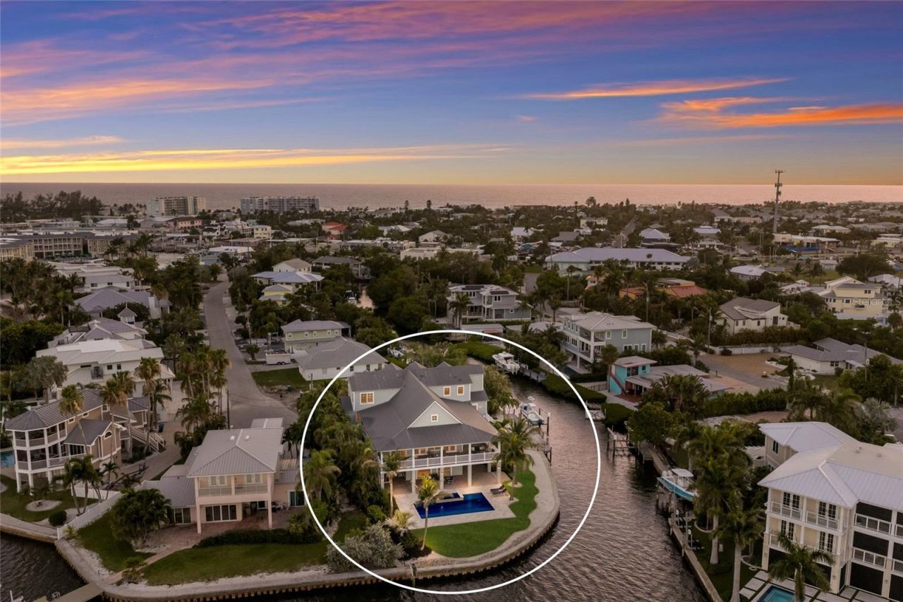 526 56th Street, Holmes Beach, FL 34217 Photo