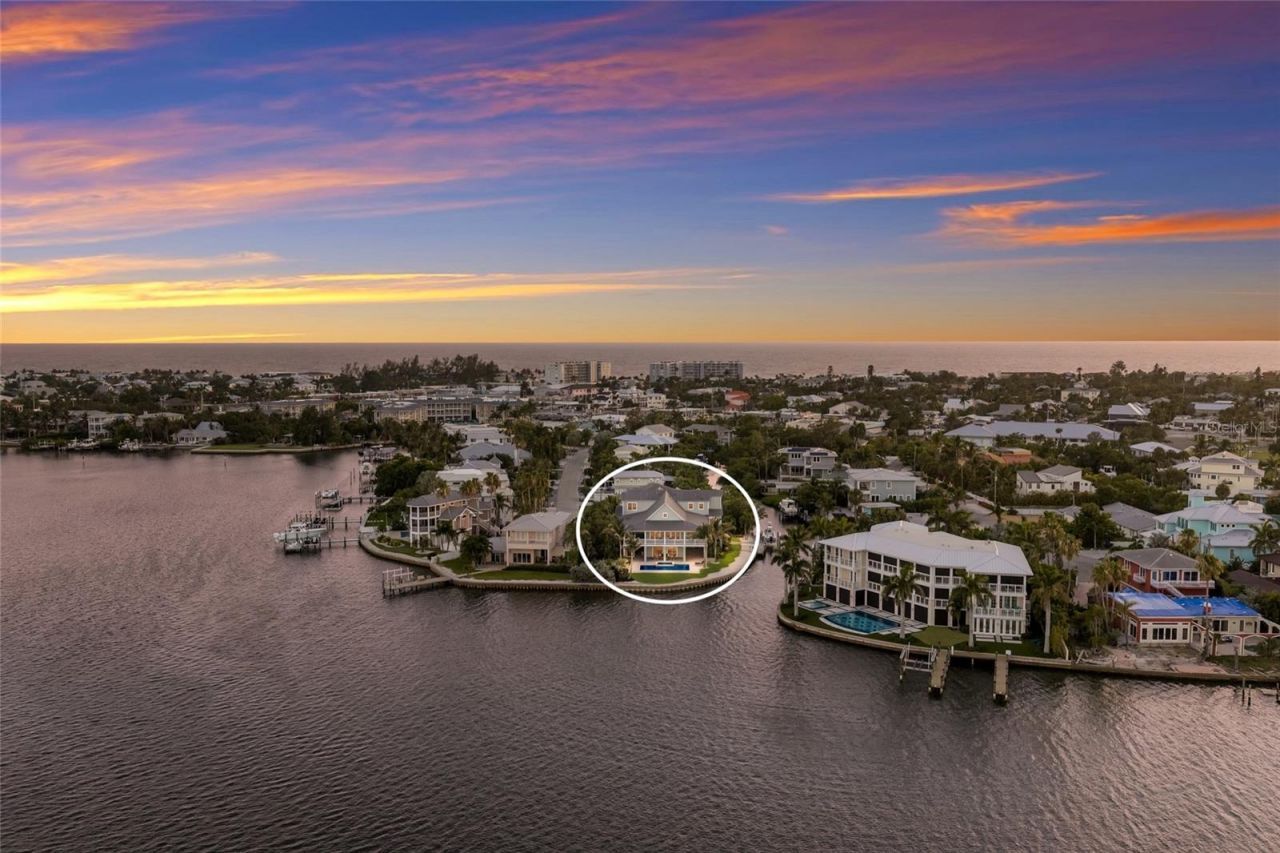 526 56th Street, Holmes Beach, FL 34217 Photo