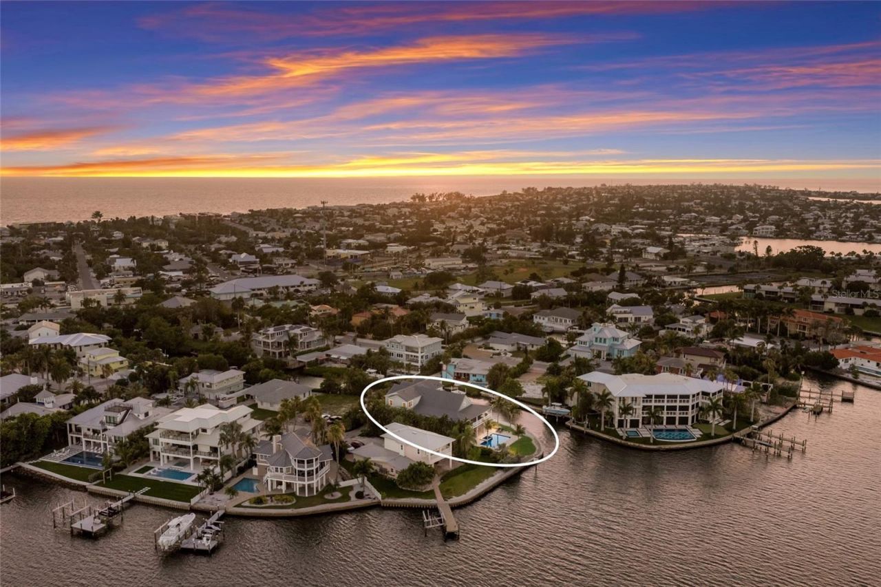526 56th Street, Holmes Beach, FL 34217 Photo