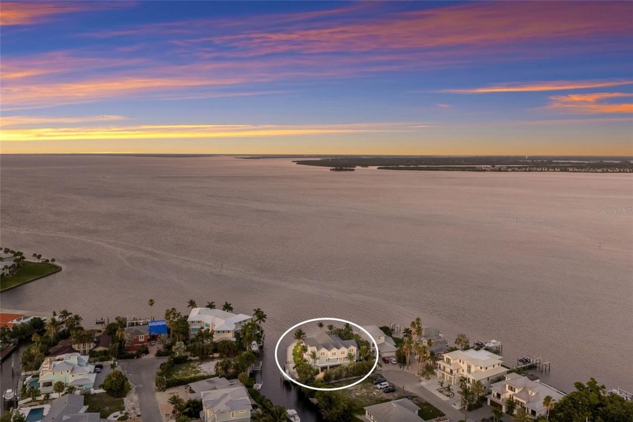 526 56th Street, Holmes Beach, FL 34217 Photo