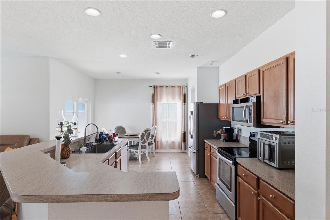 704 Parsons Pointe St, Seffner, FL 33584 Photo