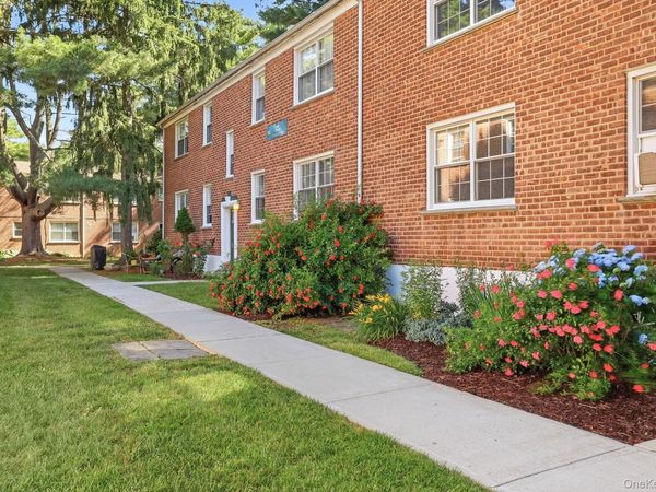 182 Pinewood Road, Unit 25, Hartsdale, NY 10530