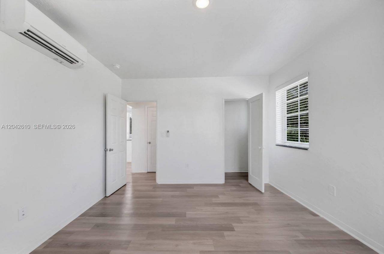 570 NE 68th St, Unit 1, Miami, FL 33138 Photo