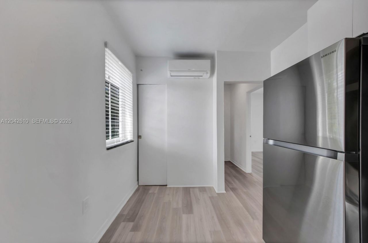570 NE 68th St, Unit 1, Miami, FL 33138 Photo