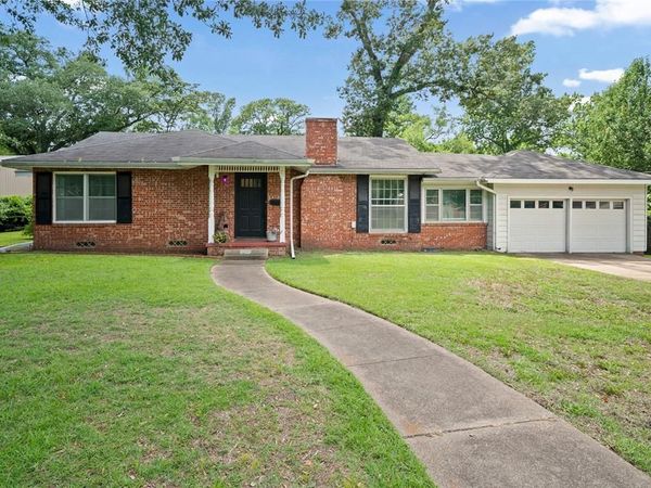 2717 Crestview Street , Tyler, TX 75701