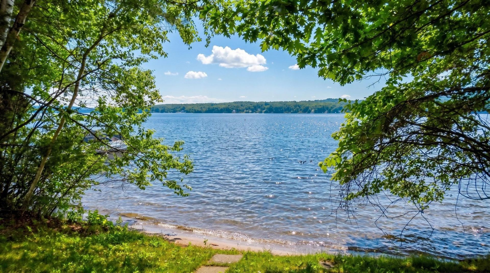 618 Shore Drive, Laconia, NH 03246 Main Photo