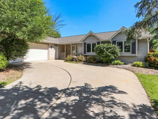 213 BROADVIEW DRIVE, Green Bay, WI 54301