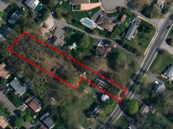 107 Hanover Rd, East Hanover, NJ 07936